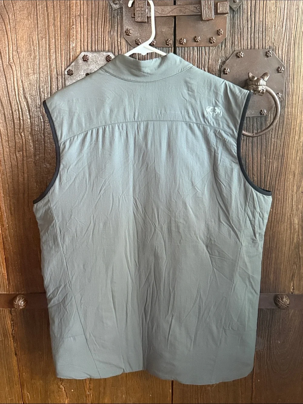 KUIU Men's Greenish-Grey Lightweight Softshell Vest